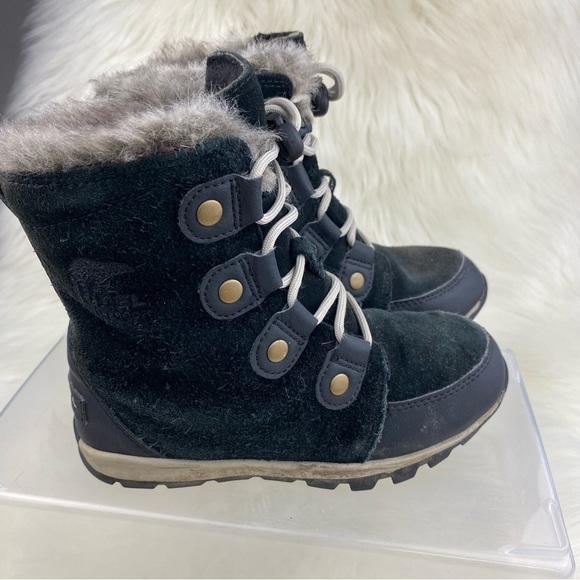 SOREL WINTER FUR  LACE UP BOOTS - Picture 2 of 9